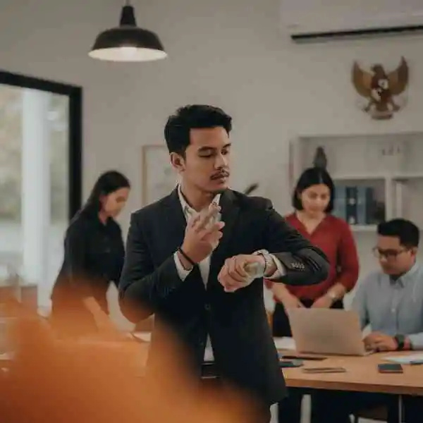Pria Kantoran, Ini Dia Parfum Terbaik untuk Kesan Profesional di Ruangan Ber-AC
